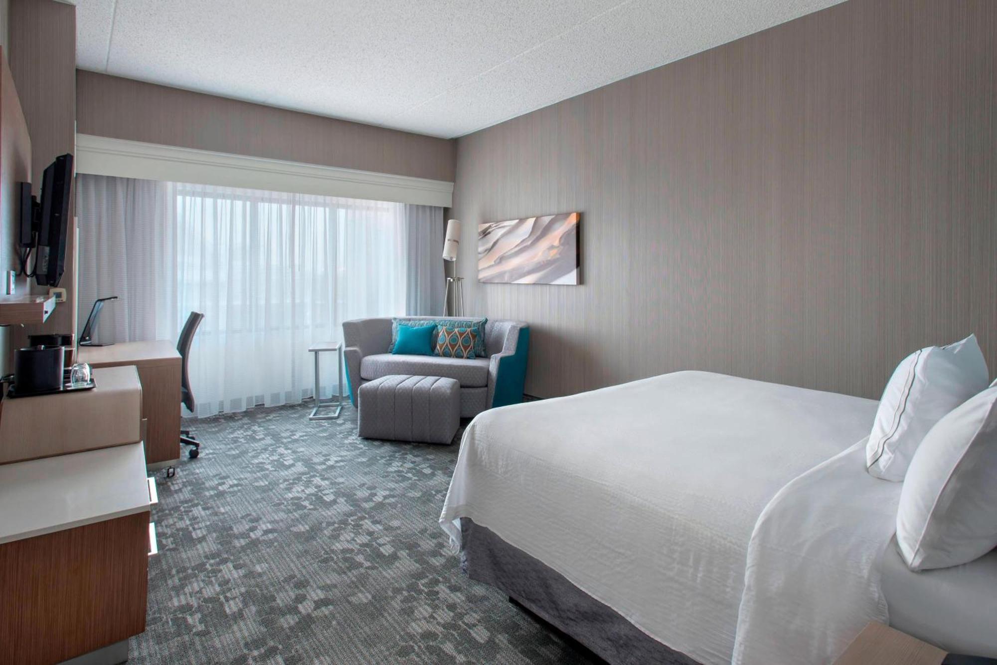 Отель Courtyard By Marriott Newark Элизабет Экстерьер фото